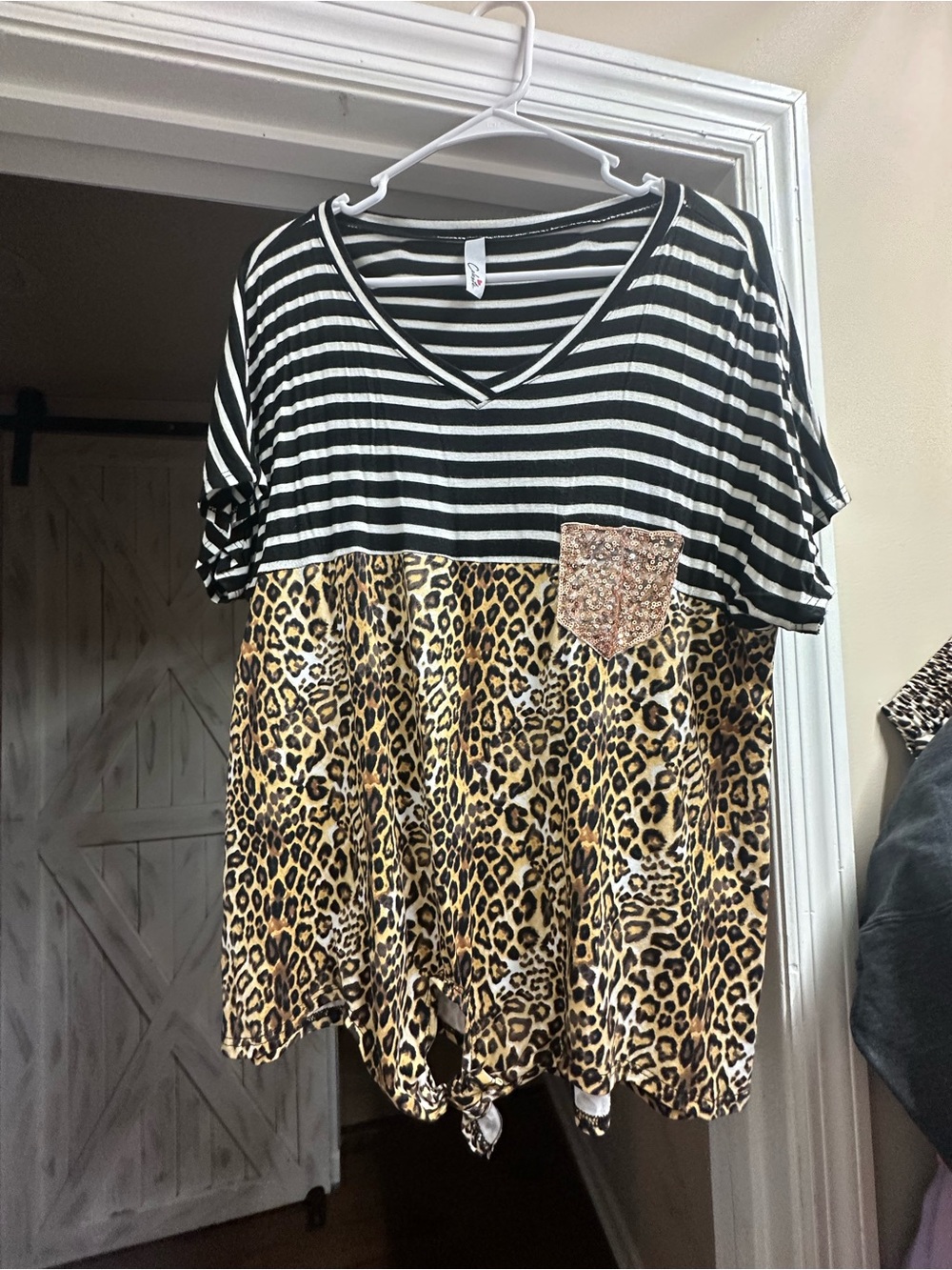 Leopard Mix V-Neck Women’s Top with Pocket